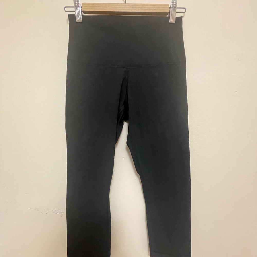 Lululemon High-rise yoga crops